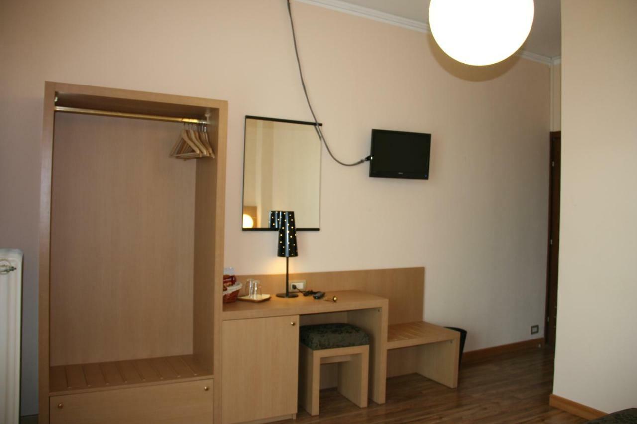 Albergo Nardini Lentate sul Seveso エクステリア 写真