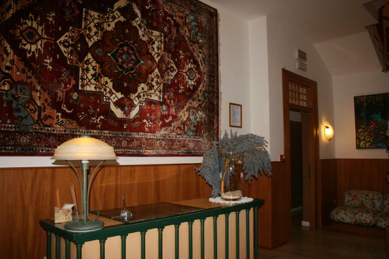 Albergo Nardini Lentate sul Seveso エクステリア 写真