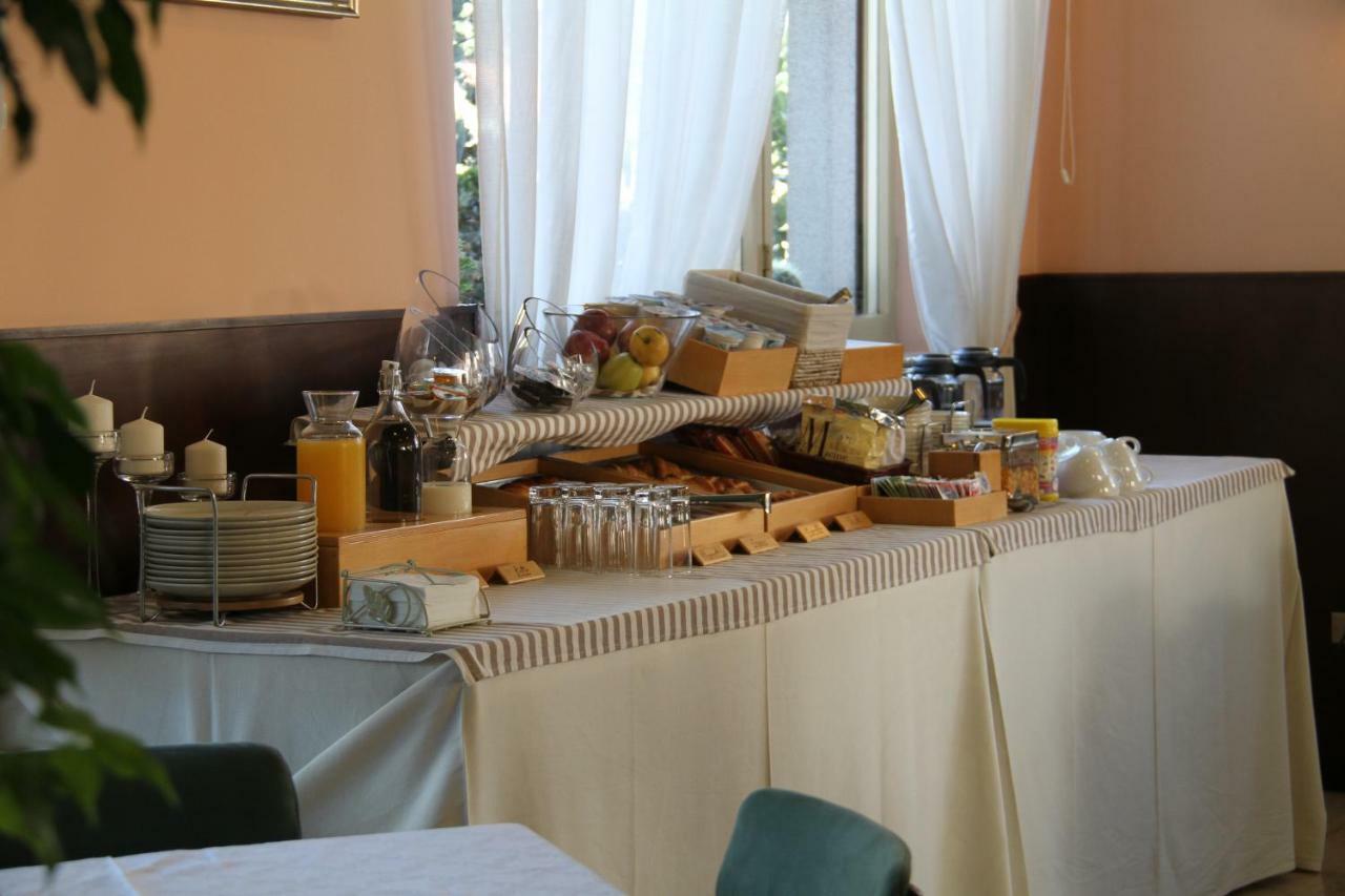 Albergo Nardini Lentate sul Seveso エクステリア 写真